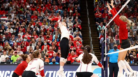 wisconsin volleyball xxx|Wisconsin Badgers Volleyball Porn Videos 